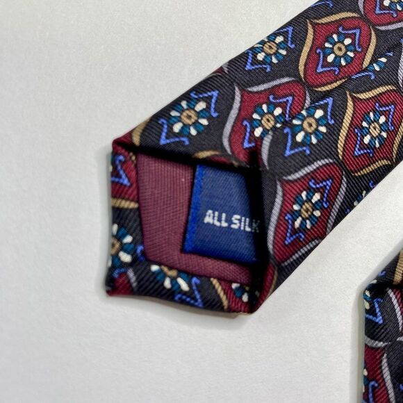 Stafford Black Maroon Purple Geometric Print 100% Silk Men's Neck Tie 4" x 60" - Picture 6 of 6